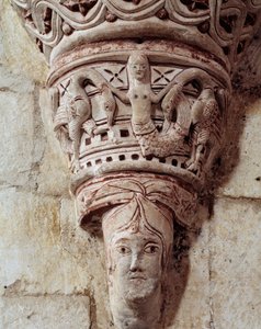 Uma sereia, capital esculpida da capela-mor. de Romanesque