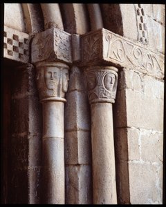 Capitais da Igreja de Romanesque