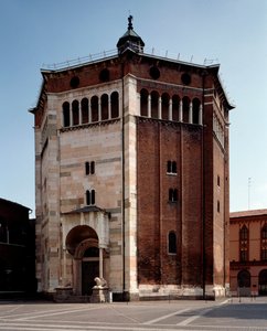Visão externa do batistério de Romanesque