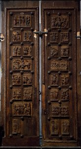 Arte românica: porta de madeira de meados do século XII da Igreja de Santa Maria do Capitólio em Colónia, Alemanha (Sankt Maria im Kapitol, Koln) de Romanesque