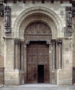 Portal Sul da Basílica de Romanesque