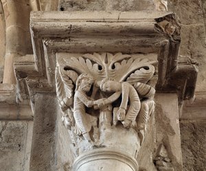 A morte de Caim (capital esculpido) de Romanesque