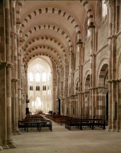Abadia de Vezelay (89), a nave da Basílica de Santa Maria Madalena. Século XII. de Romanesque