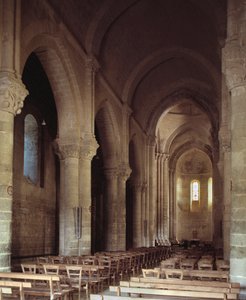 Vista da abside norte de Romanesque