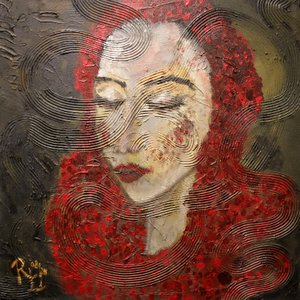 Mulher sensível com cabelo vermelho