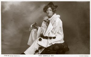 Gabrielle Ray, atriz, dançarina e cantora inglesa, c1900s. de Rotary Photo