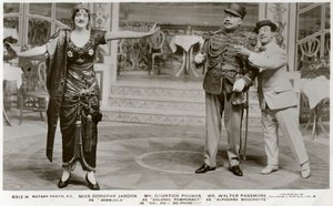 Membros do elenco de Oh! Oh! Delphine !!!, c1916. de Rotary Photo