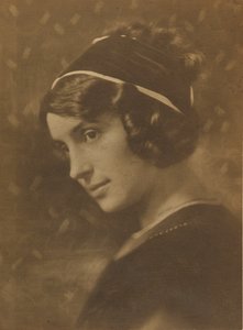 [Retrato de uma jovem mulher]. de Rudolf Duhrkoop
