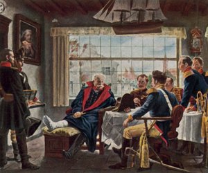 Blücher recebe a medalha e o chapéu de Napoleão após a Batalha de Waterloo