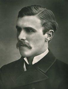O honorável William St. John Fremantle Brodrick, c1899. de Russell and Sons