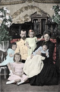 Retrato de família do czar Nicolau II (1868-1918) Cerca de 1901-1902 de Russian Photographer