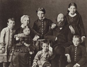 Lenin entre sua família, Simbirsk, 1879 de Russian Photographer