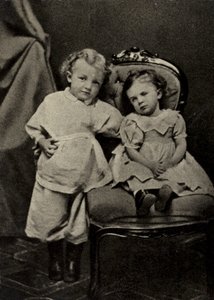 Lenine aos quatro anos de idade e sua irmã Olga, Simbirsk de Russian Photographer