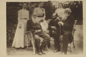 Leo Tolstoy com a família e amigos de Russian Photographer