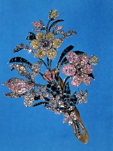 Broche em forma de um grande buquê com diamantes e esmeraldas de lapidação brilhante, c.1760 (ouro, prata, diamantes e esmeraldas)