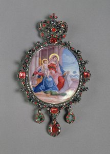 Panagia com miniatura de Madonna e Child (esmalte pintado e prata em relevo cravejado de jóias) de Russian School