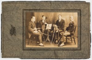 Fotografia de Hall Johnson e do Quarteto de Cordas Negras, ca. 1923. de S. Tarr