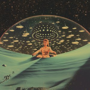 Mulher Espacial Retro de Samantha Hearn