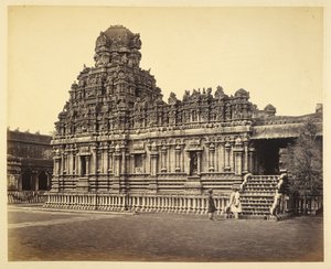 Uma vista do Templo Subrahmanya perto do Pagoda, Tanjore de Samuel Bourne
