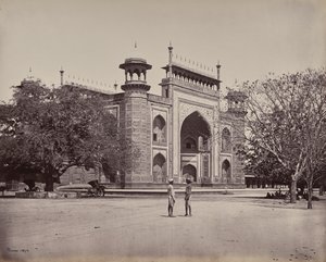 Agra. O portal dos jardins em redor do Taj Mahal de Samuel Bourne