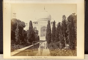 Agra; o Taj Mahal, visto da fonte de Samuel Bourne