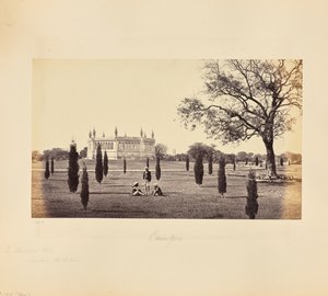 Cawnpore; O Poço Memorial, com a Igreja de Cawnpore à distância de Samuel Bourne