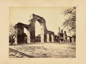 Deli; o Kutub Minar, vista geral dos arcos de Samuel Bourne