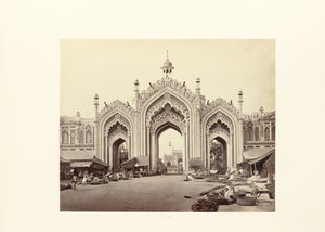 Lucknow; o portal do bazar de Hooseinabad de Samuel Bourne