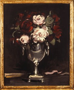 Rosas vermelhas e brancas em uma urna de prata, c.1897 de Samuel John Peploe