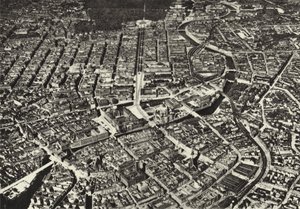 Berlim: Fliegeraufnahme des alten Kernes; A cidade vista de um avião (foto a p/b)
