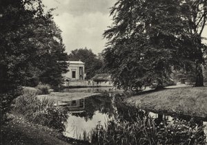 Charlottenhof perto de Potsdam; Charlottenhof perto de Potsdam (foto a p/b) de Sasha Stone