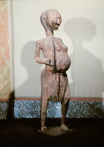 Estátua de uma mulher grávida (madeira)
