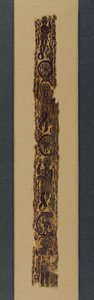 Ornamental Shoulder Band de uma Túnica, 600-650 (tapeçaria com trama suplementar, linho não tingido e lã tingida)