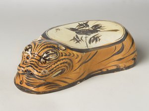 Travesseiro Cizhou Ware na forma de um Tigre de School Chinese
