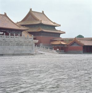 Pavilhão duplo e terraço de mármore, Dinastia Ming (foto) de School Chinese