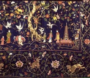 Pendurados bordados na Cama de Estado da Abadia de Calke, início do século XVIII (detalhe) (bordado de sedas coloridas e fio de ouro) de School Chinese
