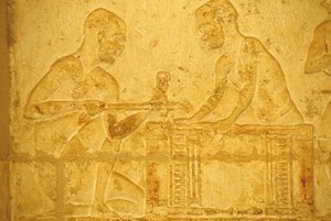 Antigo Egipto, Escultura/Pintura mural, Túmulo de Petosiris, Tuna el Gebel, 300 a.C., Carpinteiros a trabalhar (foto) de School Egyptian