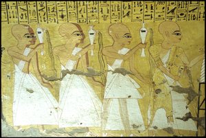 Antigo Egipto, Pintura mural Túmulo de Inherkhau, Tebas, Túmulo dos Nobres, 20.ª dinastia, Sacerdotes a servir libações a Inherkhau (foto) de School Egyptian