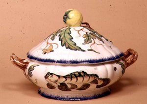 Tureen de Leboeuf et Milliet, decorada por Rousseau depois dos desenhos de Bracquemond (faiança) de School French