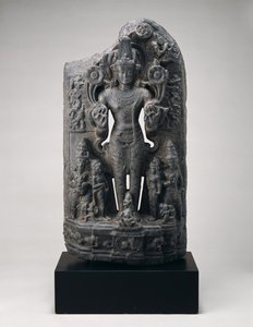Surya, c. Século 11 (clorito preto) de School Indian