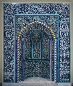 Nicho de oração (Mihrab), início dos anos 1600 (mosaico cerâmico) de School Iranian