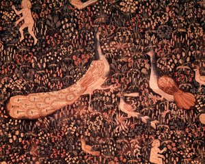 A cortina da vida Seigneuriale: detalhe representando aves, pavão. Tapeçaria de lã e seda feita por volta de 1520 na Holanda. Sol 2,6x3,7 m Paris, museu nacional da Idade Média, Thermes de Cluny de School Netherlandish