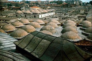 Vista panorâmica de Istambul, com cúpulas do Grande Bazar de School Ottoman