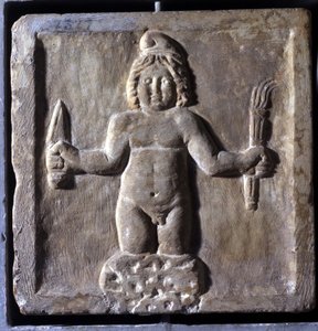 Representação de Mitra (ou Mithra), uma divindade iraniana, nascida de uma rocha. Baixo relevo. Ele é representado compartilhando uma refeição com Sol. Palácio dos Conservadores, Roma.