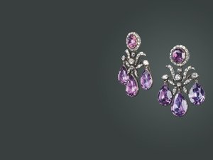 Par histórico de pingentes de orelha, c.1760 (ametista, diamantes, prata e ouro) de School Russian