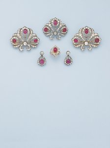 Conjunto importante de joias, c.1850 (rubis, diamantes e ouro) de School Russian