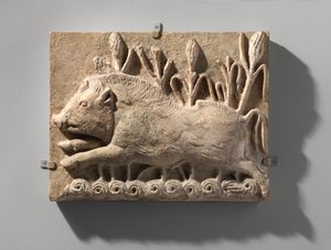 Painel de parede com um javali, c.6 DC (estuque)