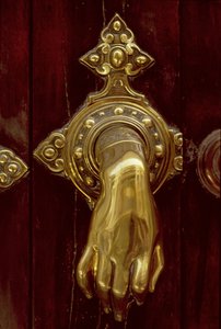 Batedor de porta em forma de mão (latão) (detalhe de 141228)