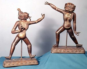 Duas figuras de Dakinis (bronze) de School Tibetan