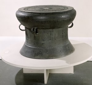 Tambor, estilo Dong Son, século 2-1 a.C. (bronze) (ver também 181009)